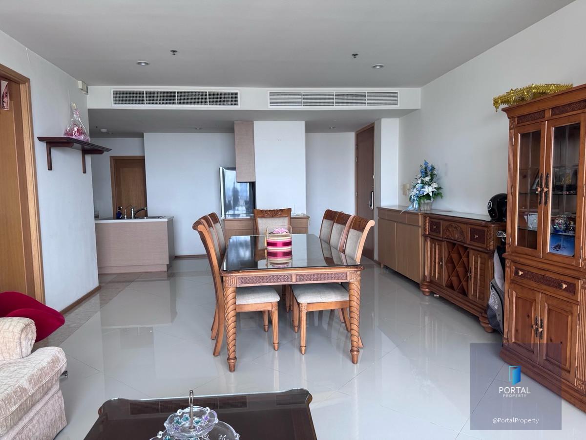 The Empire Place Condominium 