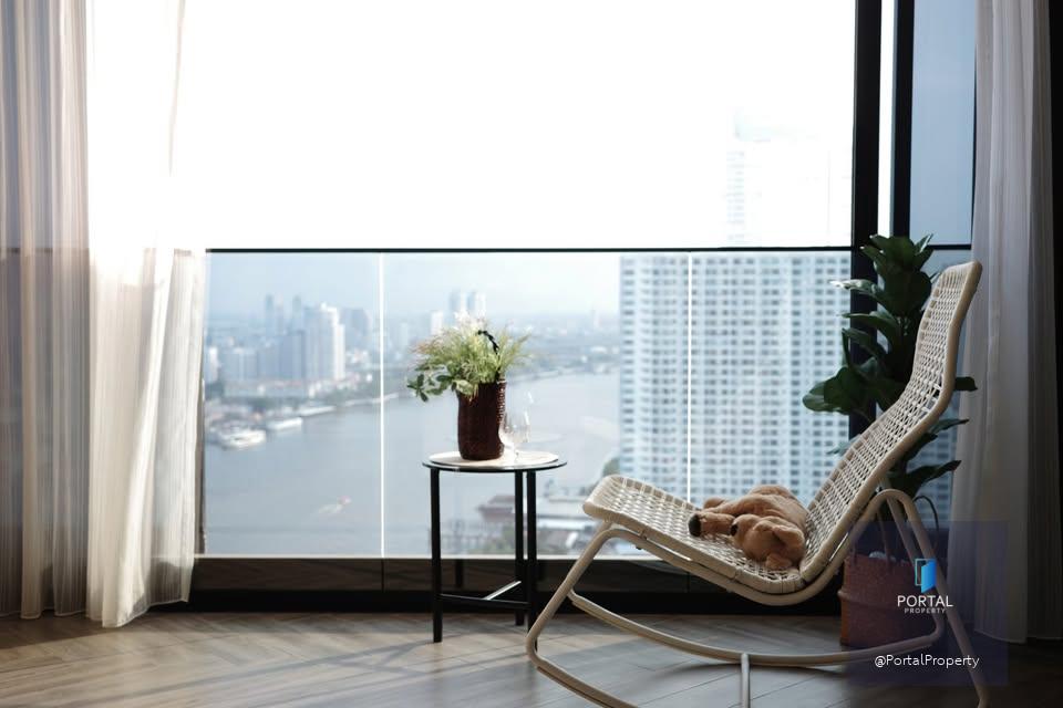 Chapter Charoennakhon - Riverside