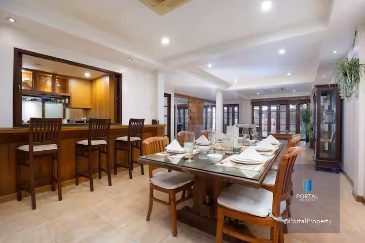 Townhouse for Sale & Rent – Sukhumvit 39, Phrom Phong