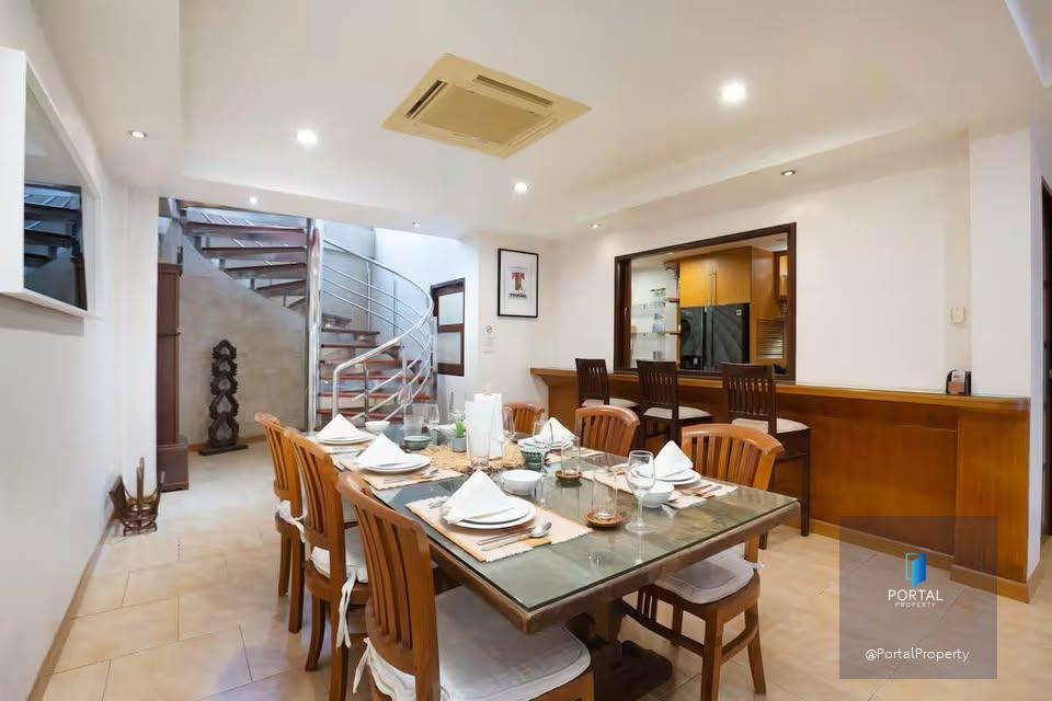 Townhouse for Sale & Rent – Sukhumvit 39, Phrom Phong