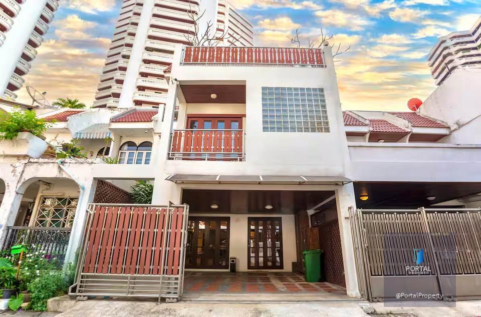 Townhouse for Sale & Rent – Sukhumvit 39, Phrom Phong