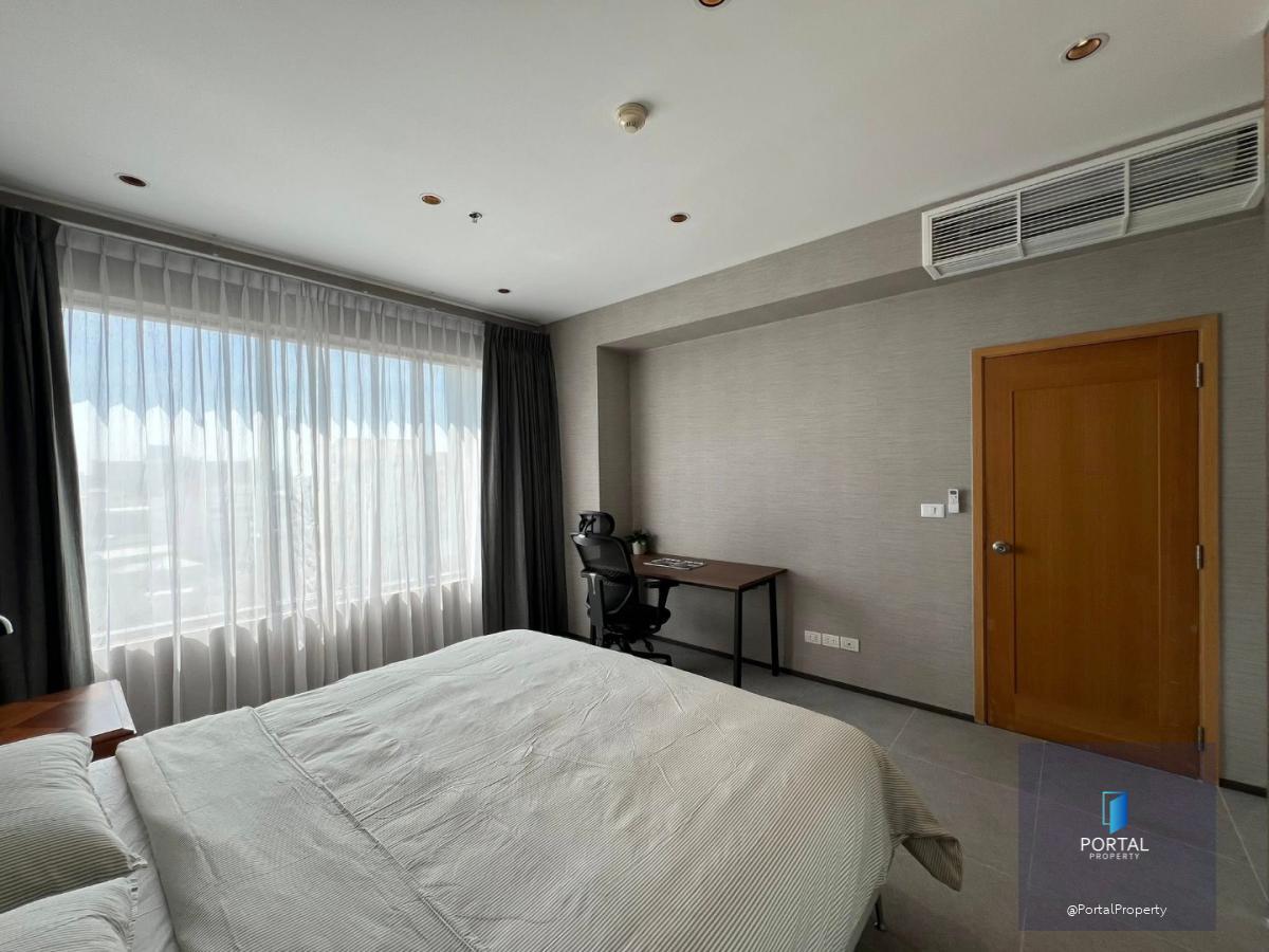 ดิ เอ็มโพริโอ เพลสv