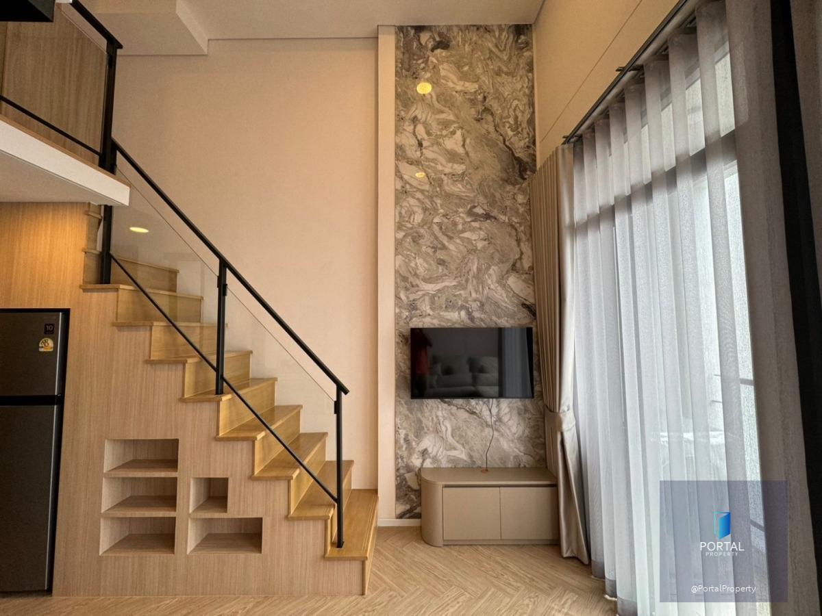 Siamese RAMA 9 (Landmark @MRTA Station)