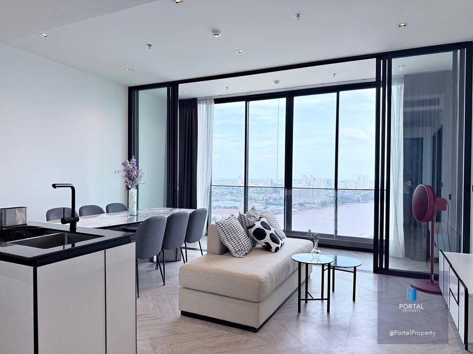 Chapter Charoennakhon - Riverside