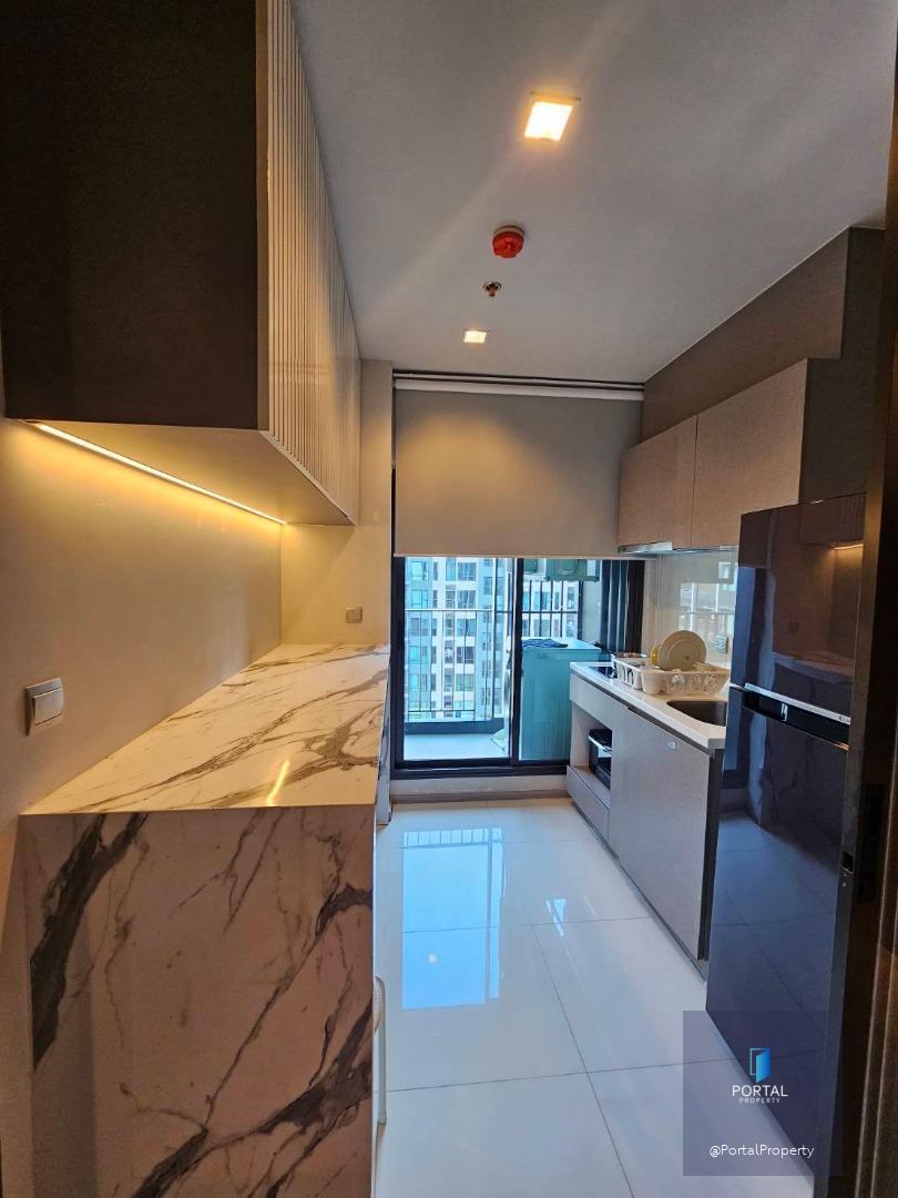 ไลฟ์ อโศก พระราม 9