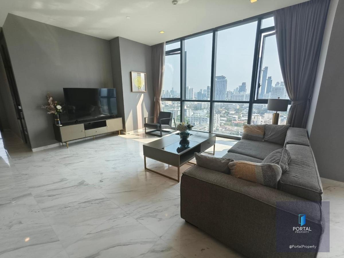 The Monument Thonglo