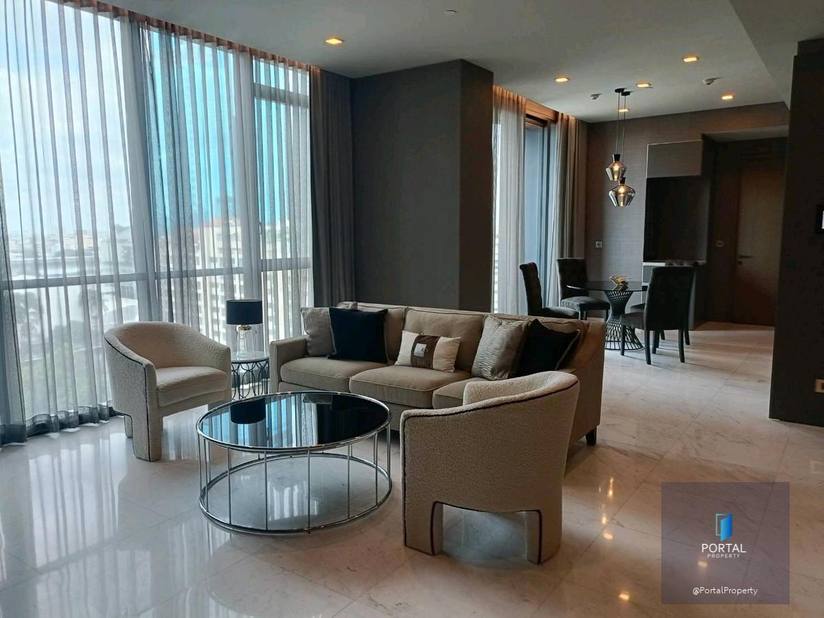 เดอะ โมนูเมนต์ ทองหล่อ