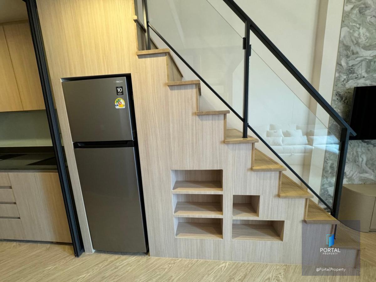 Siamese RAMA 9 (Landmark @MRTA Station)